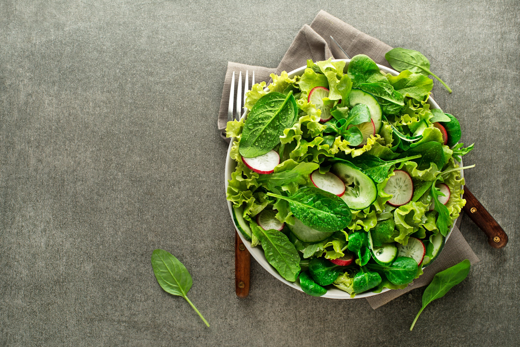 Green salad with fresh vegetables